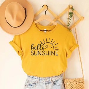 Hello Sunshine Shirt, Hello Sunshine T-shirt, Summer Tee, Happy Summer Shirt, Beach Shirt for Women, Girls Trip T-shirt, Vacation Shirt