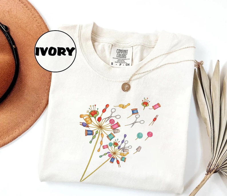 Comfort Colors® Cute Sewing T-shirt, Quilting Equipment Dandelion Shirt, Flying Flower Tee for Quilter, Sewing Lover Gift, Seamstress Shirt bild 2
