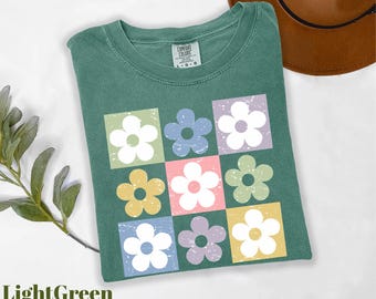 Comfort Colors® Retro Checkered Flowers Shirt, Summer Shirts for Women, Boho Floral T-Shirt, Floral Beach Tshirt, Trendy Oversized Tee Gift