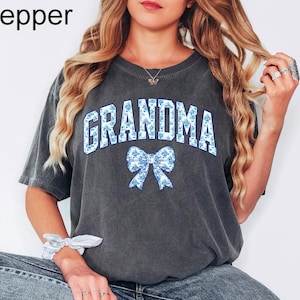 Comfort Colors® Personalized Grandma Shirt, Floral Grandma Shirt, Custom Grandma, Mothers Day Gift, Grammy Shirt, Mama Shirt, Nana Shirt