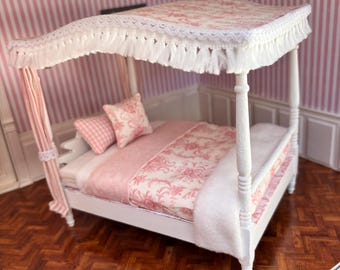 Four poster bed in 1/12th scale