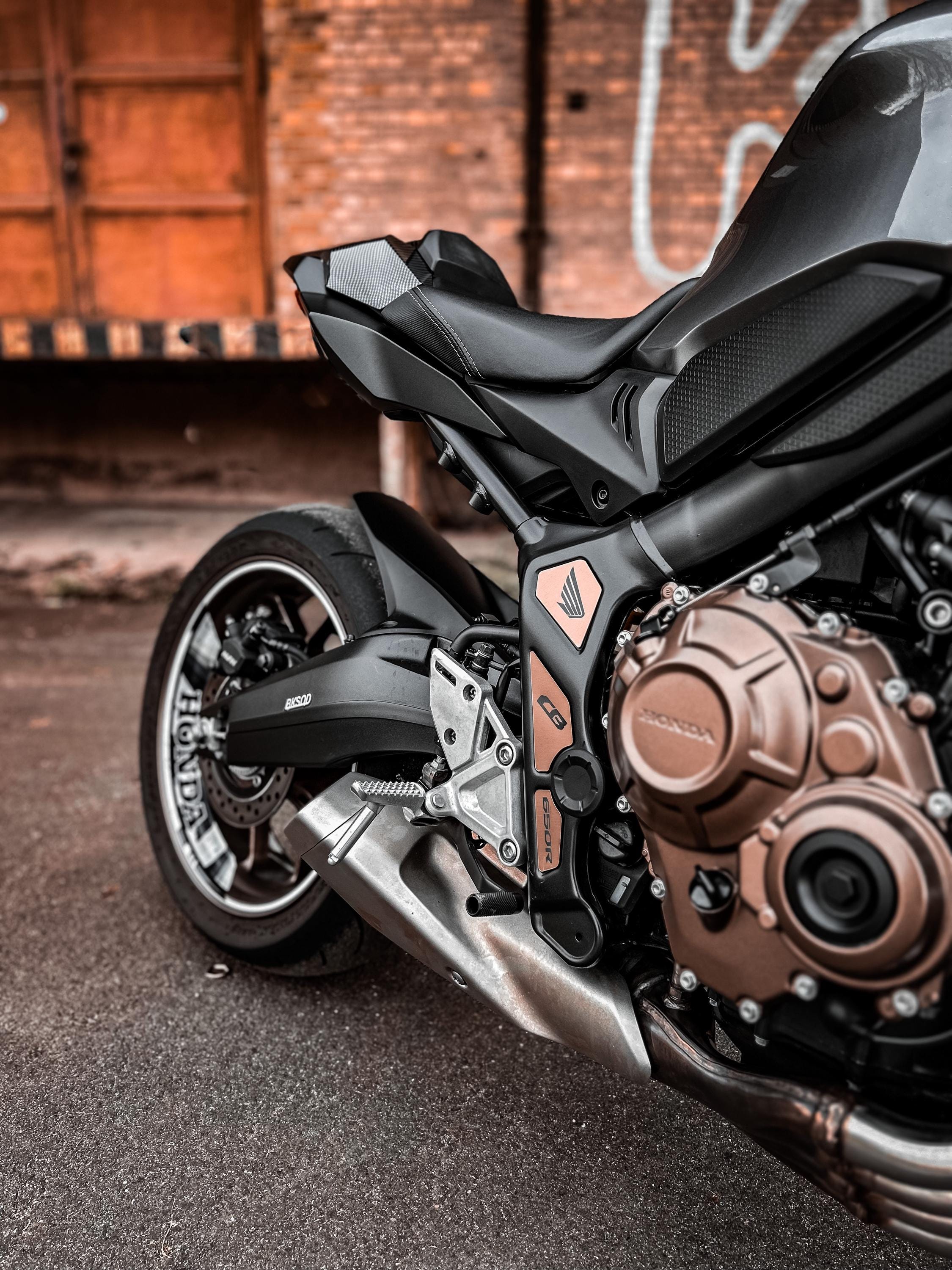 バイク用カスタムメタリック/アクリルパーツ：Honda CB650R neo