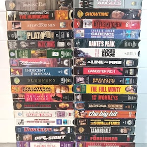 VHS Movie Tapes Pick One: Horror | Sci-Fi | Krimi | Komödie | Romanze| Dramatik und mehr! Retro / Gebrauchte VHS Tapes