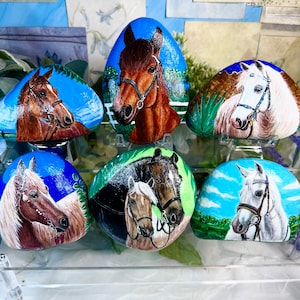 Hand Painted Horse Rock: Acrylic Art Paperweight