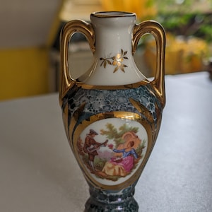 Handbemalte Vintage-Miniaturvase aus Limoges-Porzellan aus Frankreich