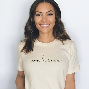 Hawaiian Womens Shirt for Wahine T-shirt for Mother&#39;s Day Gift for Hawaiian Olelo Hawaii Minimalist T-shirt Wahine Shirt Hawaiian Shirt
