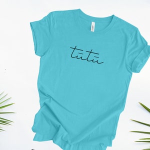 Hawaiian Grandma Shirt for Tutu Tshirt for Pregnancy Announcement New Grandma Gift for Mother&#39;s Day Gift Simple Hawaii Tee for Grandparent