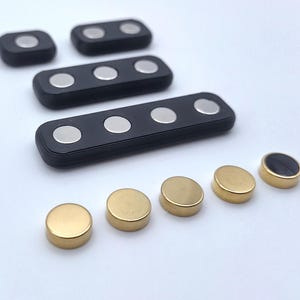 Zestaw metalowych magnetycznych znaczników rangi Star Trek z serii Następne pokolenie, Deep Space Nine, Voyager, Lower Decks