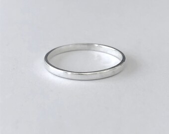 Bague empilable simple en argent sterling 925 ∙ Bague en argent délicate ∙ Fait à la main