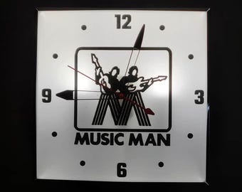 Music Man Guitars/Amplifiers Dealer Style Light-Up Clock Killer Cool Man Cave/Garage Item