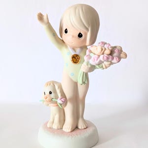 1997 Precious Moments Figurine, God Bless You With Bouquets of Victory, 1st Edition Collectible Decor