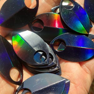 Grandes écailles de dragon holographiques en alliage noir, écailles Scalemail en vrac et Scalemaille pour fournisseur de bijoux d'armure