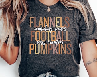 Flanell Fußball und Kürbisse Herbst Süßes T-Shirt, Herbst-Saison-T-Shirt, Herbst-Vibes, gemütliche Pullover und knirschende Blätter, Herbst-Fußball-Shirt