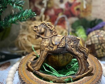 Schaukelpferd, Primitiv Ornament, Geschwärztes Bienenwachs Ornament