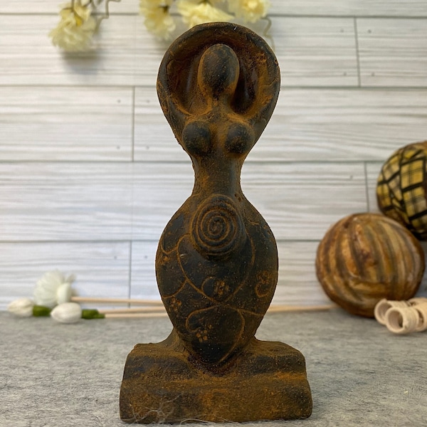 Spiral Goddess Figurine, Blackened BeesWAX dusted with Cinnamon
