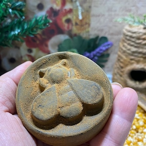 Cute Bee Medallion, Blackened Beeswax, dusted w/ Cinnamon | Bowl Filler | Primitive Decor