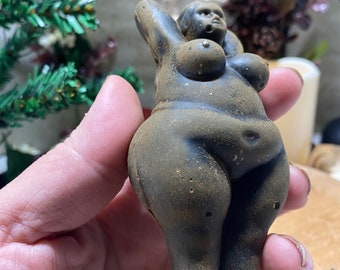 Plus Size Goddess Figurine | Blackened Beeswax dusted w Cinnamon | Plump | Big Girl | Curvy | Thicc