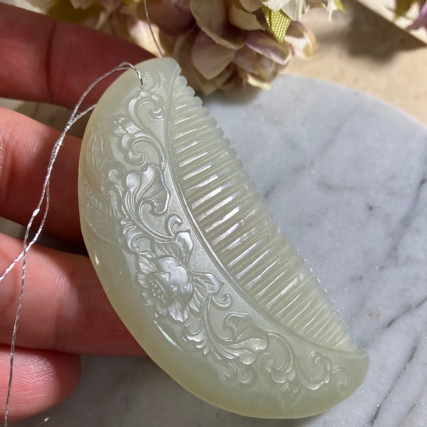Peigne de massage en jade néphrite véritable - Pendentif | Sculpté à la main | cadeau pour elle ou pour lui | pendentif de guérison