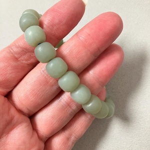 Natural Nephrite Jade Bead Bracelet: 10mm Healing Stone