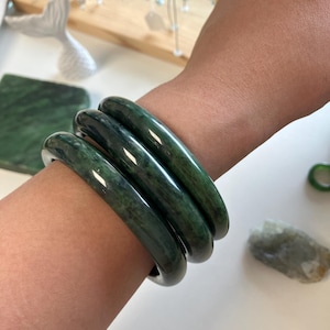 Natural Nephrite Jade Green Bangle size 59mm 61mm 63mm