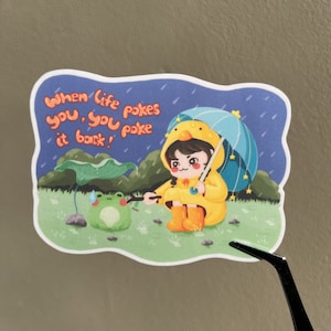 Pegatinas con frases divertidas, pegatina de niña linda que toca una rana, pegatina de niña linda, pegatina de rana kawaii, pegatina de vinilo brillante resistente al agua para computadora portátil