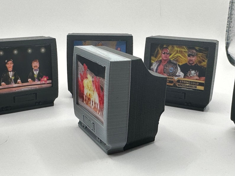 Mini CRT TV 3 Models, 5 Color Options Personalize with the Image of Your Choice image 5