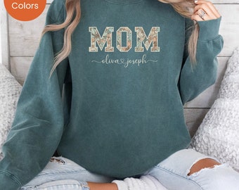 Personalized Mom Sweatshirt with Kids Names, Mom Gift, Mothers Day Gift, Gift for Mama, Mama Sweater, Comfort Colors, Mama Shirt, Mom Shirt