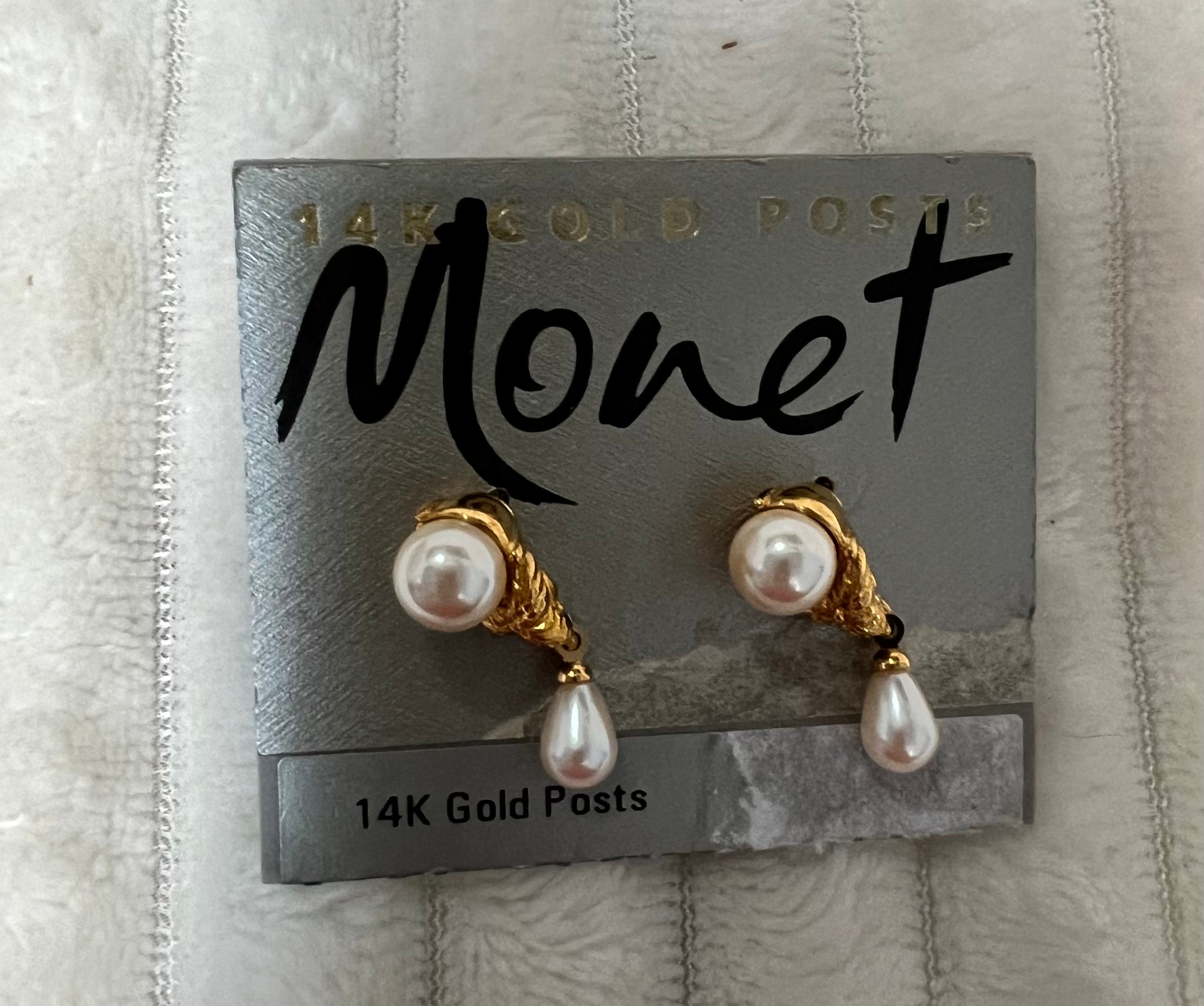 Gold Trim Pearl Stud Post Earrings - Butterfly Back | Post earrings, Pearl  studs, Earrings