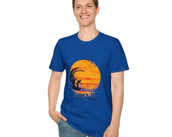 Camiseta de surf al atardecer con olas / Gráfico playero "¡A surfear!"