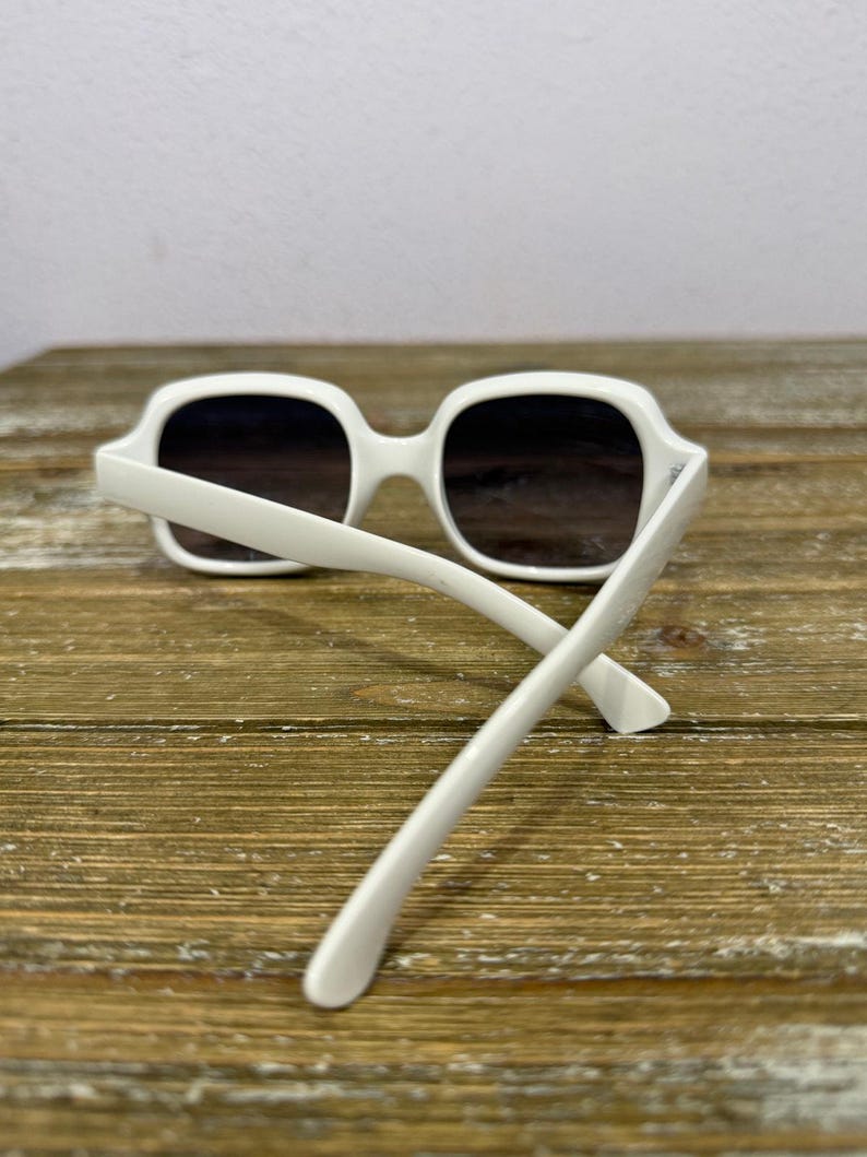 Vintage White Chunky Square Sunglasses Mod Retro Oversized Minimalist Coastal image 3
