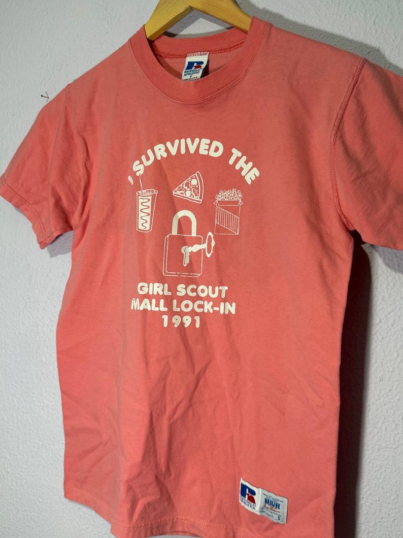 Vintage Girl Scouts T-Shirt 1991 Mall Lock In Retro Emo Preppy Pink Women’s Small image 2