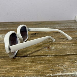 Vintage White Chunky Square Sunglasses Mod Retro Oversized Minimalist Coastal image 2
