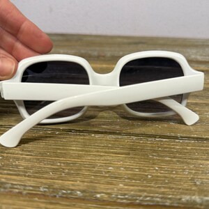 Vintage White Chunky Square Sunglasses Mod Retro Oversized Minimalist Coastal image 4