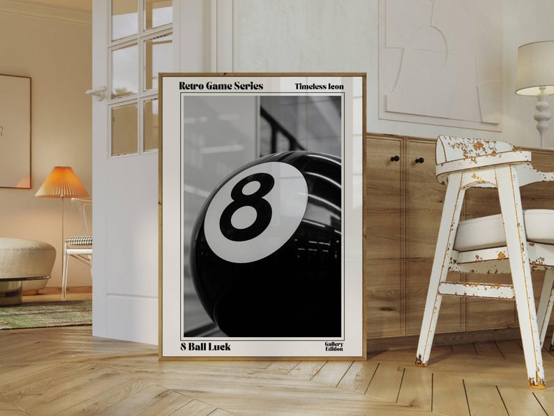 Retro Lucky 8 Ball Print