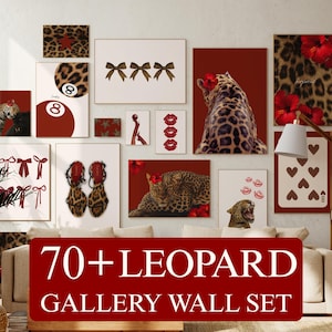 Könnte beinhalten: Eine Galerie-Wand-Set mit mehreren gerahmten Kunstwerken mit Leopardenmuster. Die Kunstwerke zeigen Leoparden, Schleifen, Lippen und Spielkarten. Die Farbpalette umfasst Rot, Braun und Weiß. Der Text "70+ LEOPARD GALLERY WALL SET" ist zu sehen.