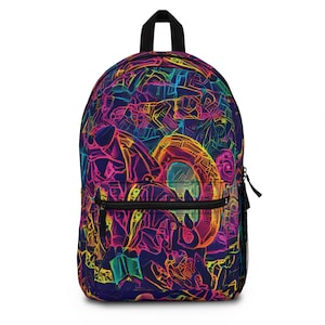 Może przedstawiać: Czarny plecak z kolorowym, abstrakcyjnym wzorem z neonowymi liniami w kolorze różowym, żółtym, zielonym i niebieskim. Wzór przypomina styl sztuki psychodelicznej.