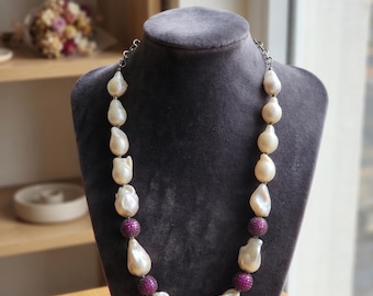 Barocke Süßwasserperlenkette, Rubin-Swarovski-Kristallperlenkette, 45 cm langer Boho-Statement-Schmuck