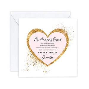 Puede incluir: Un coraz&oacute;n de purpurina rosa y dorada con el texto "My Amazing Friend" y una cita sobre la amistad. El texto "Happy Birthday Jennifer" est&aacute; debajo del coraz&oacute;n.
