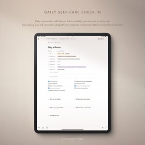 Puede incluir: La pantalla de una tableta digital muestra una lista de verificaci&oacute;n diaria de autocuidado. La lista incluye secciones para el estado de &aacute;nimo matutino, los h&aacute;bitos alimenticios, los descansos en las redes sociales y los ejercicios de respiraci&oacute;n profunda. La fecha es el 22 de abril de 2024.