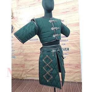 Medeltida Gambeson-rustning: Vadderad bomullsquiltad lajvkostym bild 10