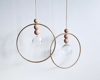 Elegant, simple sun catcher, suncatcher with brass ring and wooden balls, sun crystal, light breaker living room decoration, hanging window decoration