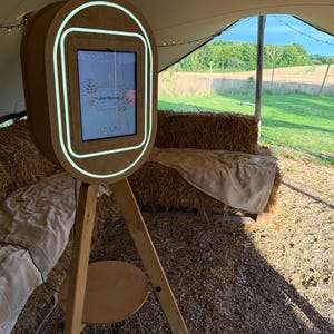 Vintage Photo Booth - The Oval One v2