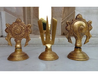 Shankh Chakra Namah Decorative pure brass hand painted for Home,Office & Room,Also Gift for House Warmight around 14 cm weight 1 kg.