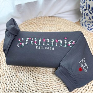 Custom Embroidered Grammie Est Sweatshirt with Floral Letter, Kids Name on Sleeve | Great Grandma sweatshirt Gift | Mothers Day Gift
