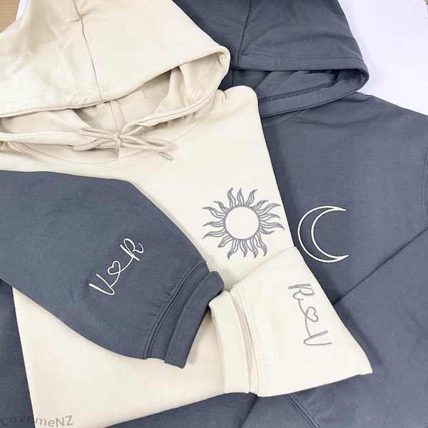Felpa con cappuccio personalizzata Sole e Luna abbinata con iniziali a forma di cuore, felpe con cappuccio ricamate per coppia per San Valentino o anniversario
