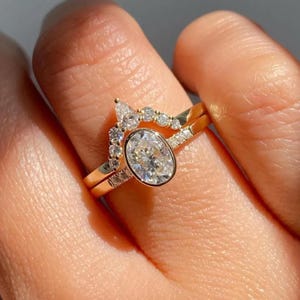 2 Ct Oval Cut Moissanite Diamond Engagement Ring Set, Vintage Yellow Gold Unique Bezel Setting Wedding Ring Curved Stackable Matching Band