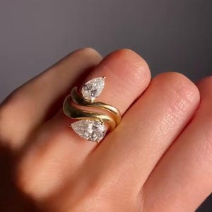 2Ct Pear Moissanite Engagement Ring Set 14K Yellow Gold Wavy Toi Et Moi Ring Stack Lab Grown Diamond Sideways Pear Promise Ring For Her