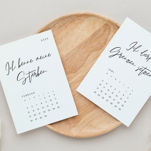 Tischkalender 2026 | Affirmationen | Schreibtischkalender mit Kartenhalter aus Holz | Postkartenformat A6