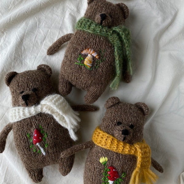 Handgestrickter Bär | Amigurumi Spielzeug | Charmantes Bären Spielzeug | Traditionelles Babygeschenk | Nettes Geschenk für Kinder