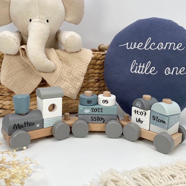 Babygeschenk zur Geburt, Holzeisenbahn personalisiert, Geschenk Geburt, personalisierte Babygeschenke